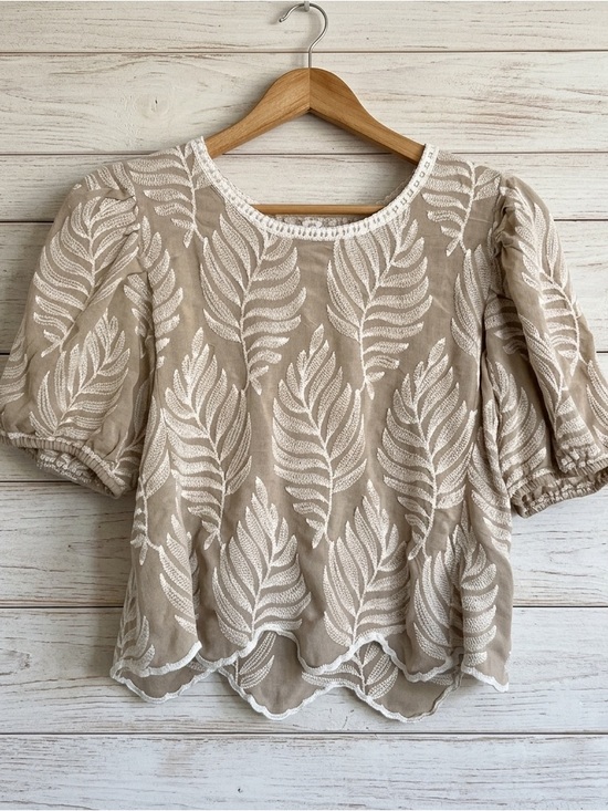 Solitaire Tops - Solitaire Elegant Beige Leaf Embroidered Women's Boho Coastal Earthy Top M